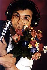 J'ai deux amours, mon bouquet, le micro, la la la ...